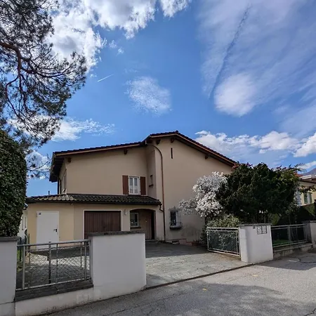 Locarno, Casa Pioda - Nahe Zentrum, Mit Balkon Und Parkplatz 로카르노