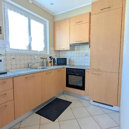 Locarno, Casa Pioda - Nahe Zentrum, Mit Balkon Und Parkplatz * Локарно