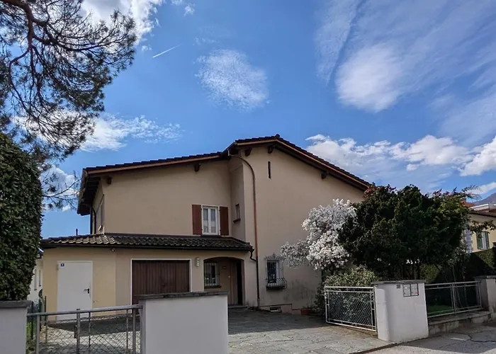 Locarno, Casa Pioda - Nahe Zentrum, Mit Balkon Und Parkplatz 로카르노