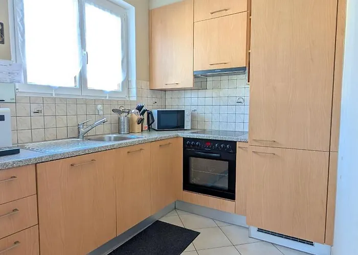 Locarno, Casa Pioda - Nahe Zentrum, Mit Balkon Und Parkplatz * Locarno