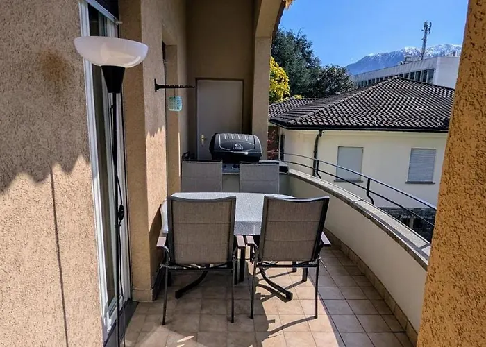 Locarno, Casa Pioda - Nahe Zentrum, Mit Balkon Und Parkplatz