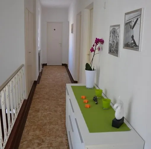 Locarno, Casa Pioda - Nahe Zentrum, Mit Balkon Und Parkplatz Λοκάρνο